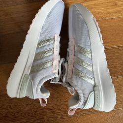 Women’s Adidas Racer Size 8 New 