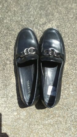 Size 8.5 Women's dress shoe. Brand name:George