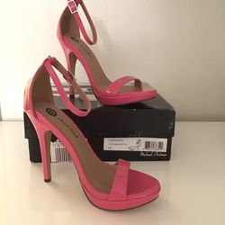 FUCHSIA HEELS SIZE 51/2
