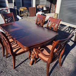 Expandable Dining Room Set