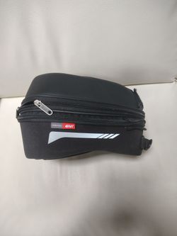Givi Tanklock tank bag