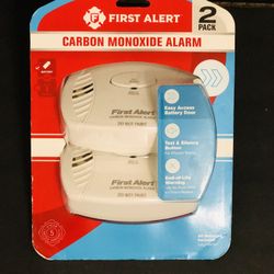NEW FIRST ALERT Carbon Monoxide Detector Battery Operated 2 Pack