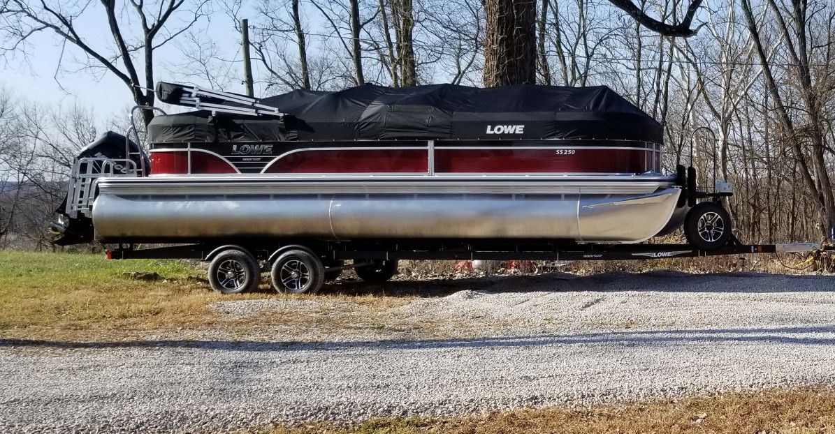 2018 25 ft. Lowe Tritoon w/ tandem trailer