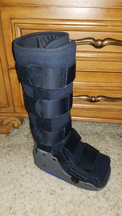 Right Foot Medical Boot - Tall