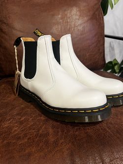 Dr. Martens 2976 white Chelsea boots size 6US