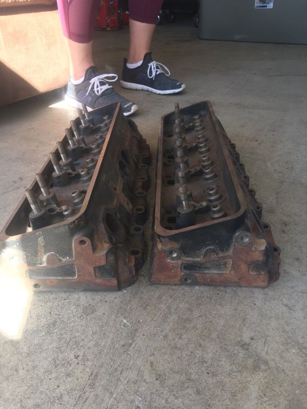 EQ 906 vortec racing heads. Comes with guide plates and screw in studs for  Sale in Hoquiam, WA - OfferUp