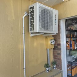 MINISPLITS AC DUCTLESS HEAT PUM