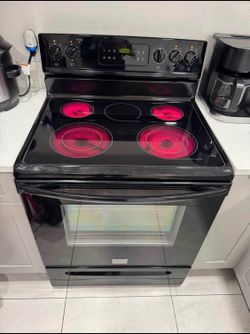 Electric stove very clean