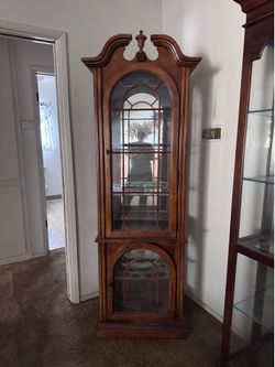 Elegant Traditional  Wood Display Cabinet