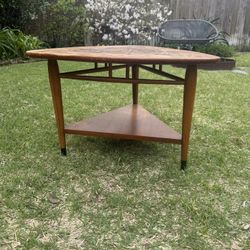 MCM Lane Guitar Pic End Table