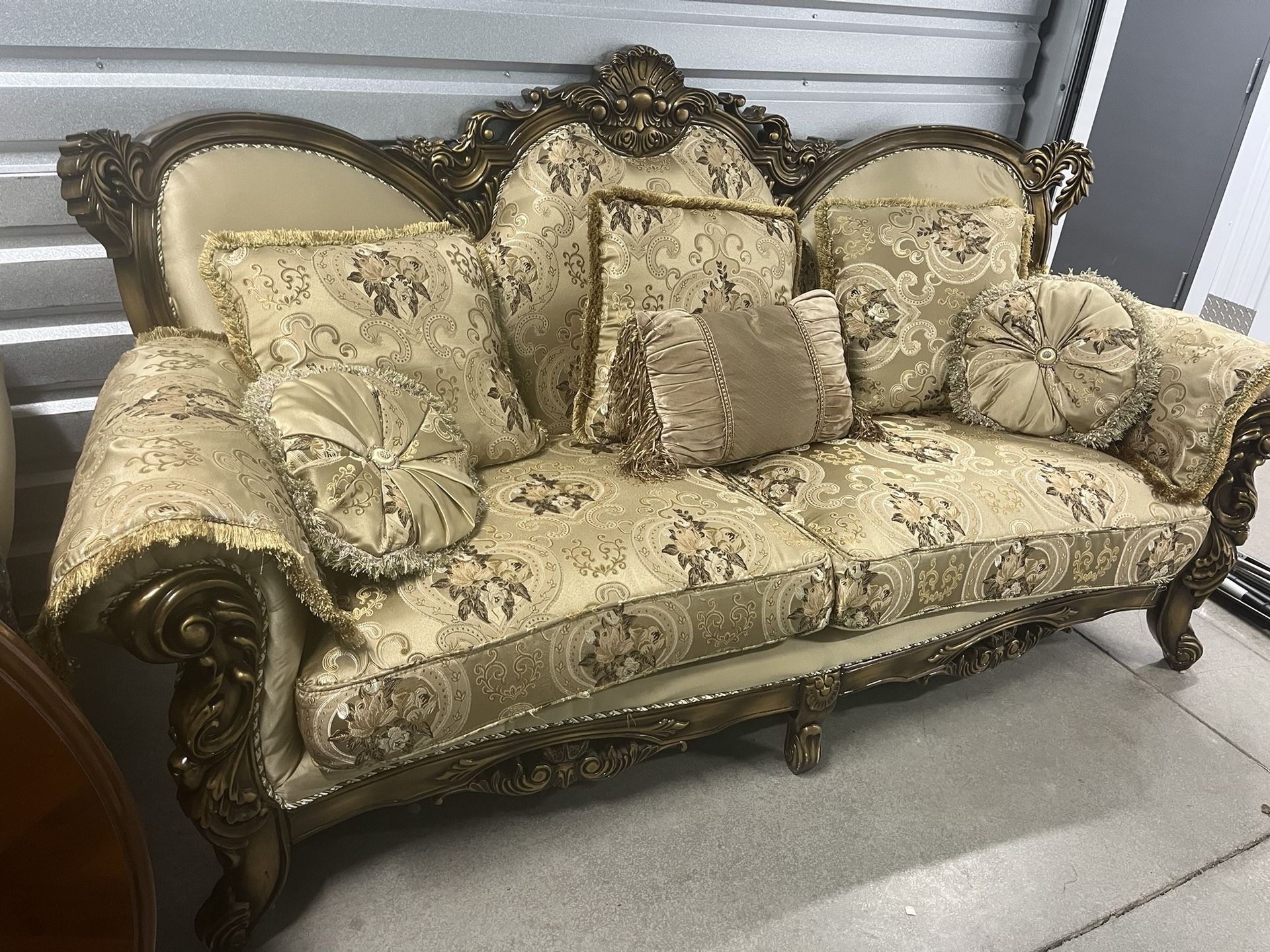 sofa set big & sofa small….2 pieces with the pillows