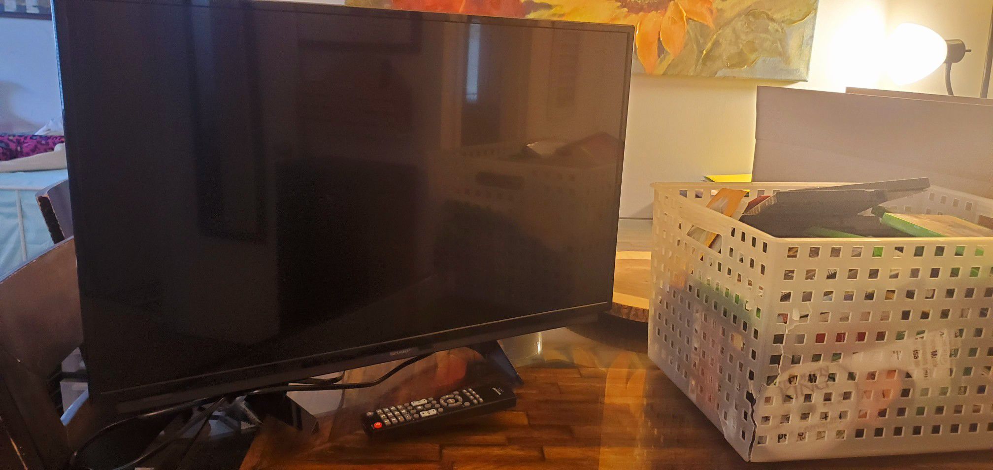 32 inch tv with remote assorted movies