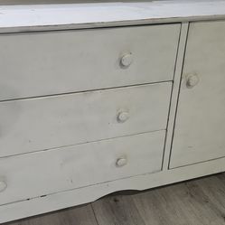 Wood dresser