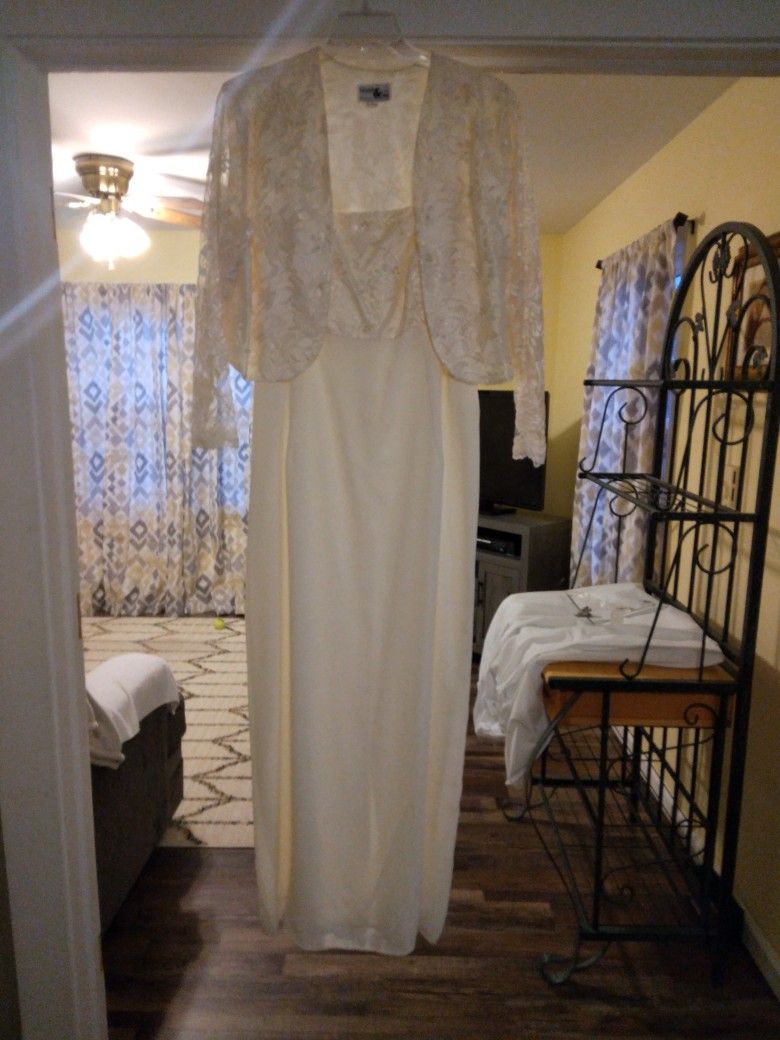 Champagne Wedding Or Mother Of The Bride Dress. Size 18.