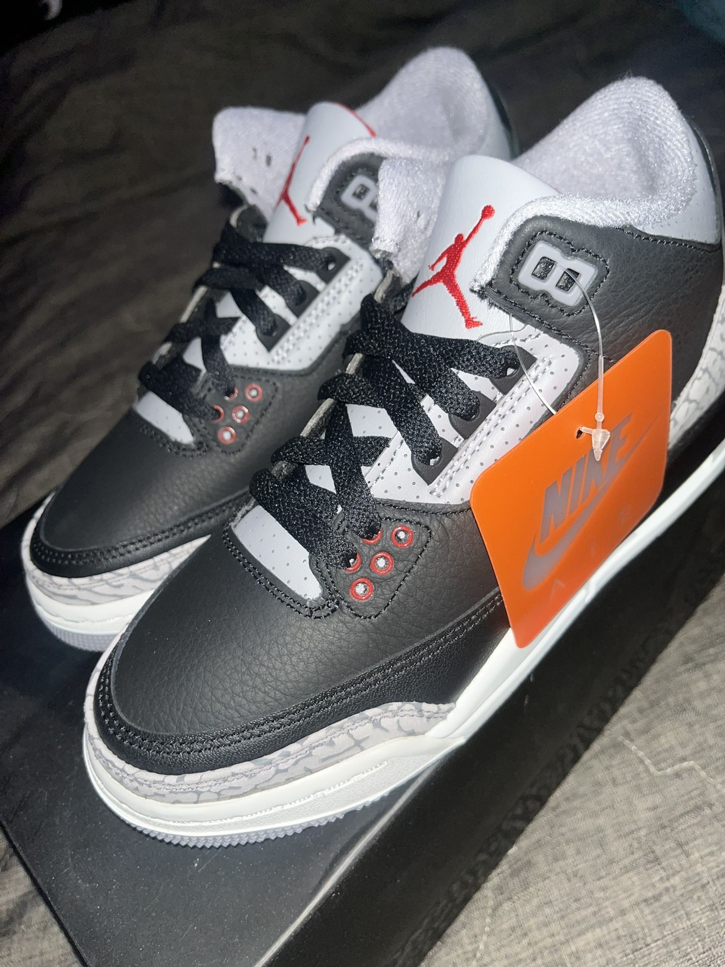 Air Jordan 3’s 4y