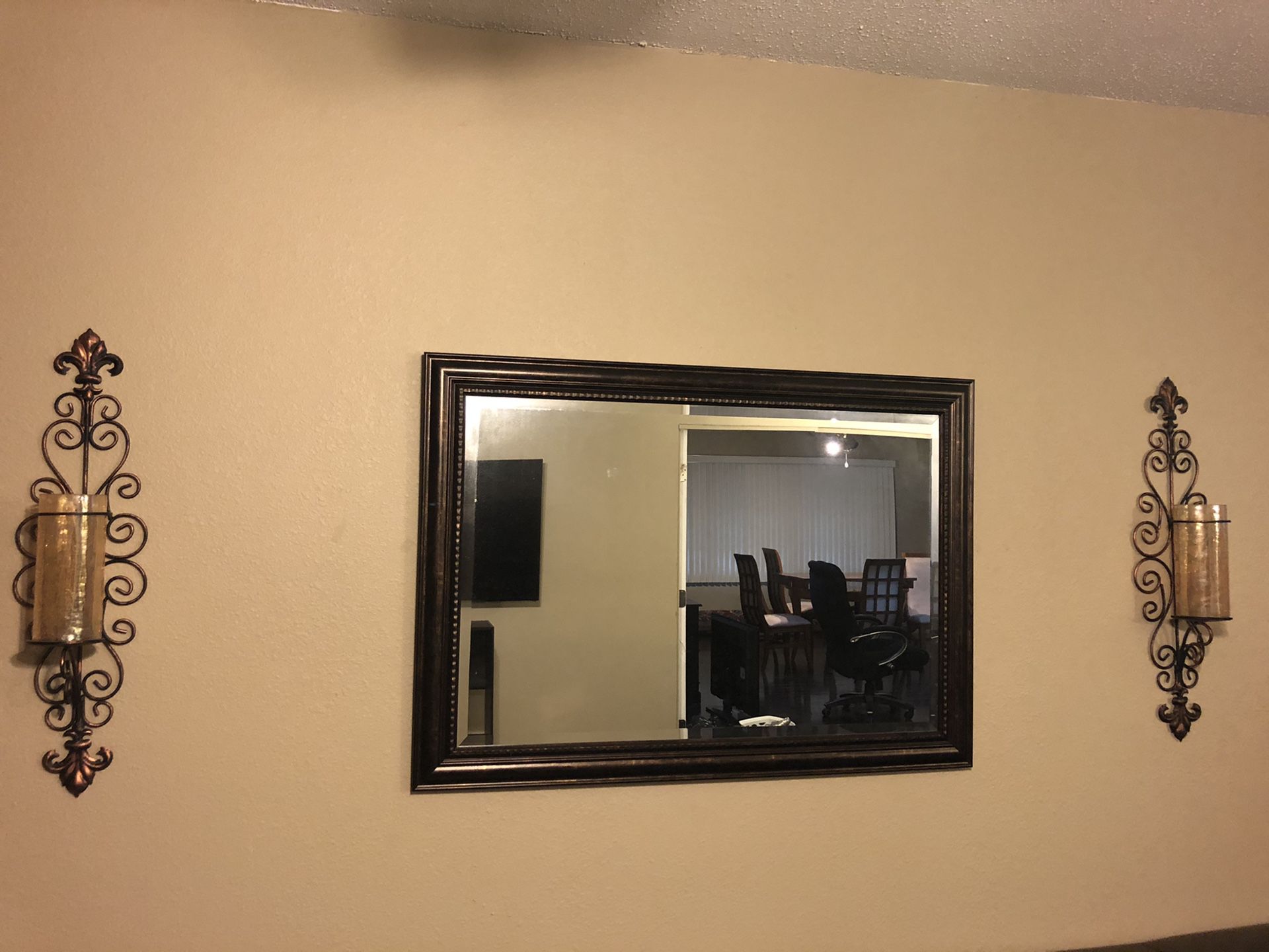 Mirror with light stances