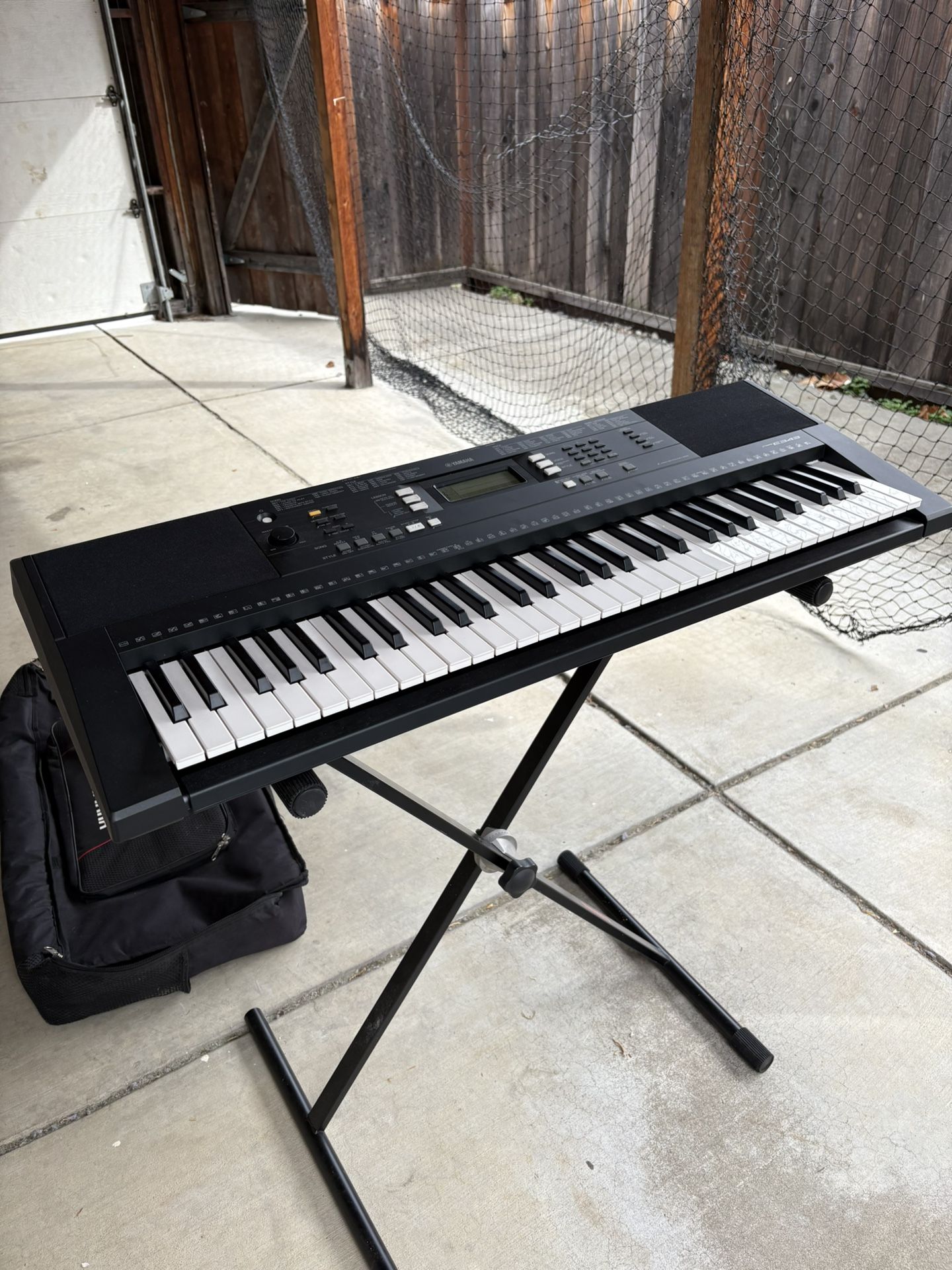 Yamaha Electronic Keyboard PSR E343
