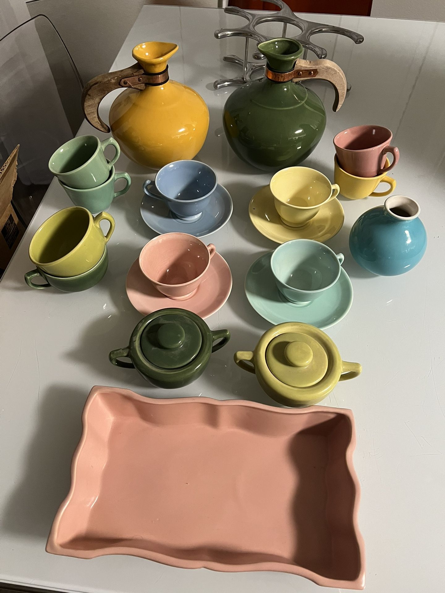 Vintage Pottery Lot – Bauer Los Angeles, Luray Pastels TS&T, Mid-Century Colors – Cups, Saucers, Jugs, Sugar Bowls, Vase, Tray – 20+ Piece Bundl