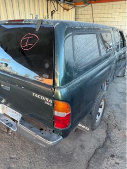 96-04 Tacoma Leer Camper Shell Long Bed