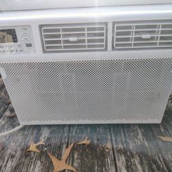 TCL 14,000 BTU Smart Window AC – Model W14W92-4