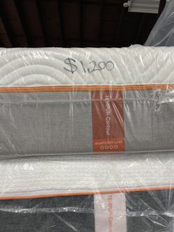 Queen Size Tempur Pedic 