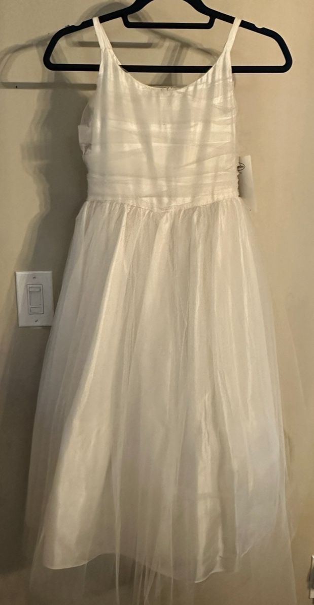 New cream colored flower girl/junior bridesmaid dress size 14