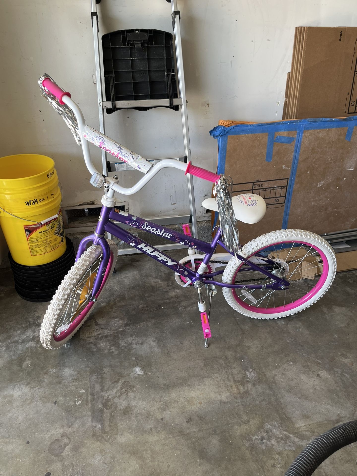 NEW - HUFFY 20” Girl Bike
