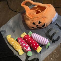 Pet Trick-Or-Treat Bag With Four Toys InsideOnly$10 For All 5p