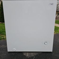 Arctic King- 5 Cubic Feet Freezer