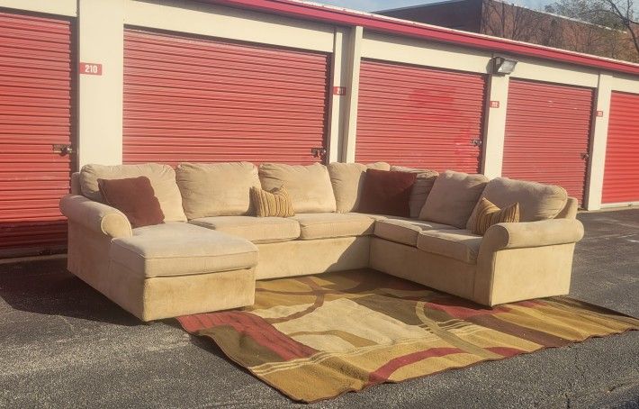 FREE LOCAL DELIVERY π»π¨
Ethan Allen Retreat 3Pc Sectional Sofa