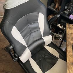 Gaming chair