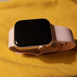 Apple Watch Series 6 (GPS, 40mm) - Gold Aluminum Case with Pink Sand Sport Band