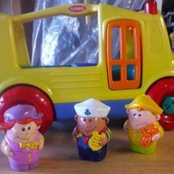 Playskool School Bus (with lights and makes sounds)