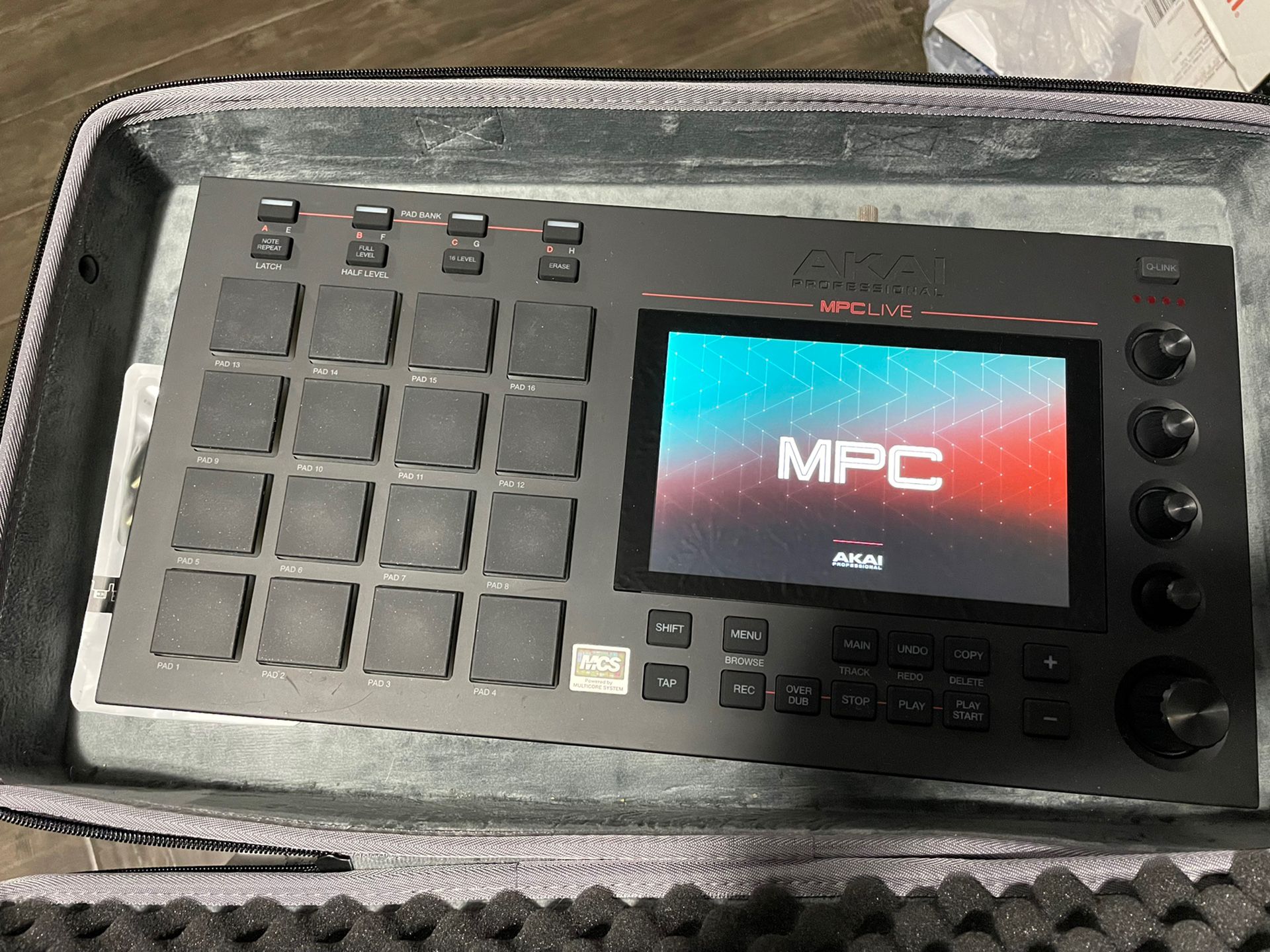 MPC Live W/ Case( In Good Condition, Make Beats!)