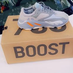 Yeezy boots 700