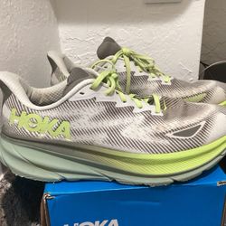 Mens Tennis Shoes Size 11-5 Good Condition 