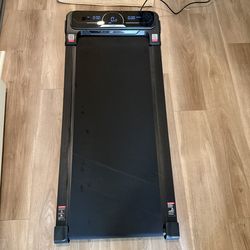 Walking Pad Treadmill - Needs Remote