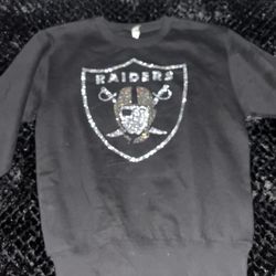 Black & silver Raiders rhinestone crewneck sweatshirt size small