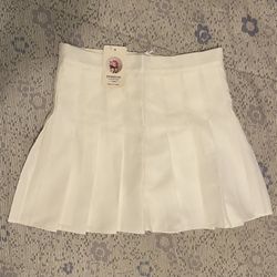 White pleated skirt