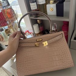 Brand new Tory Burch bag - With tags & dust bag