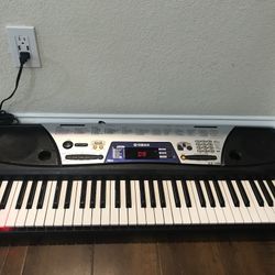 Yamaha Keyboard With Learning Lightup Keys