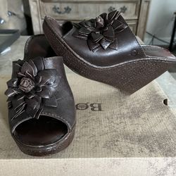 BORN Women’s Dark Brown Leather Wedge w/Layered Flower 🌺 Size 7, Euro 38 From Macy’s Org. $85