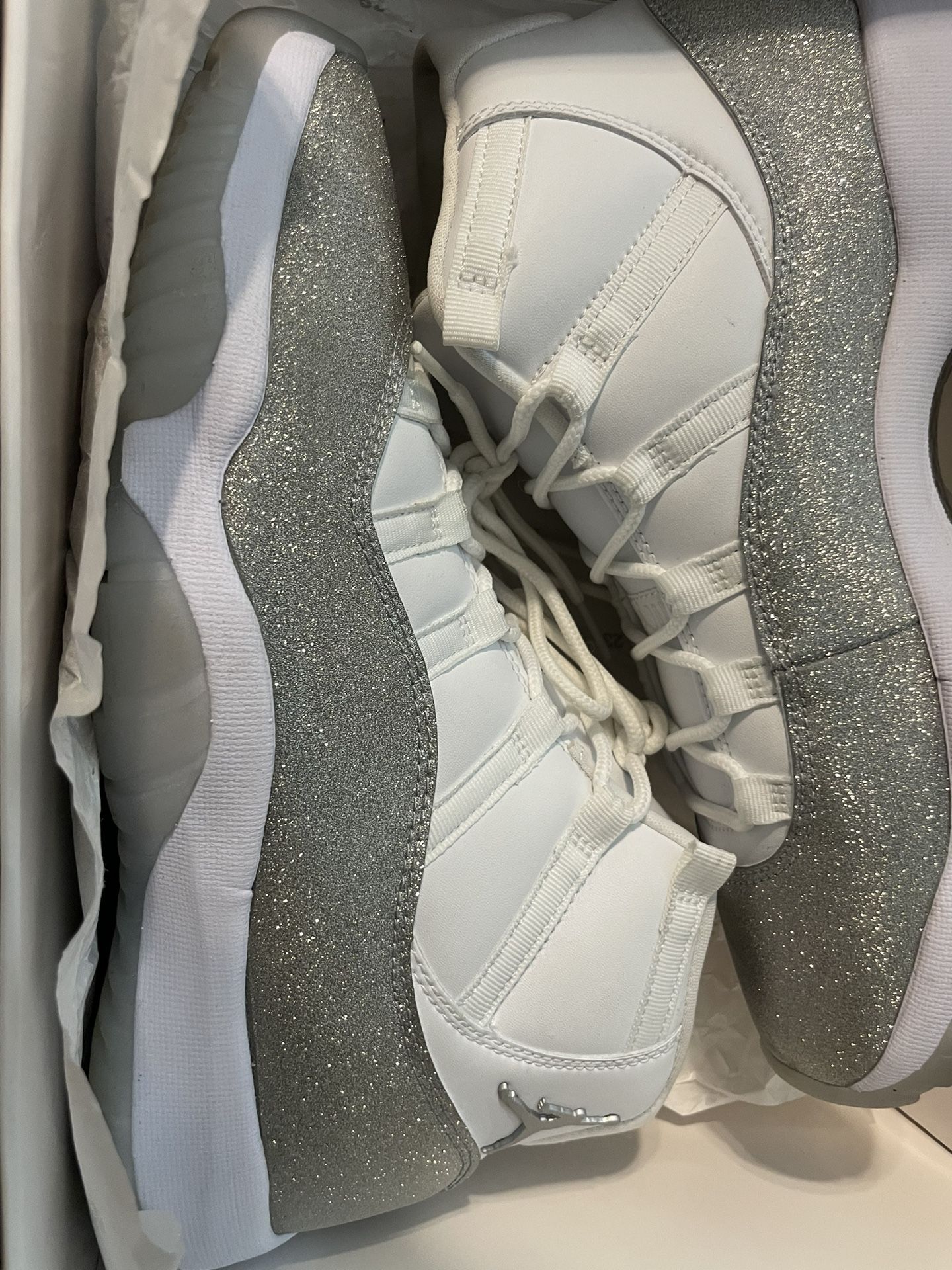 Jordan Retro 11 Metallic Silver