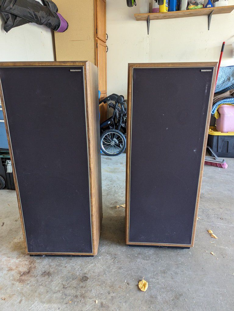 American Acoustics D9500 Speakers
