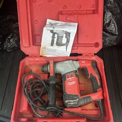Milwaukee 5/8 in. Corded SDS-plus Concrete/Masonry Rotary Hammer Drill Kit with Case 