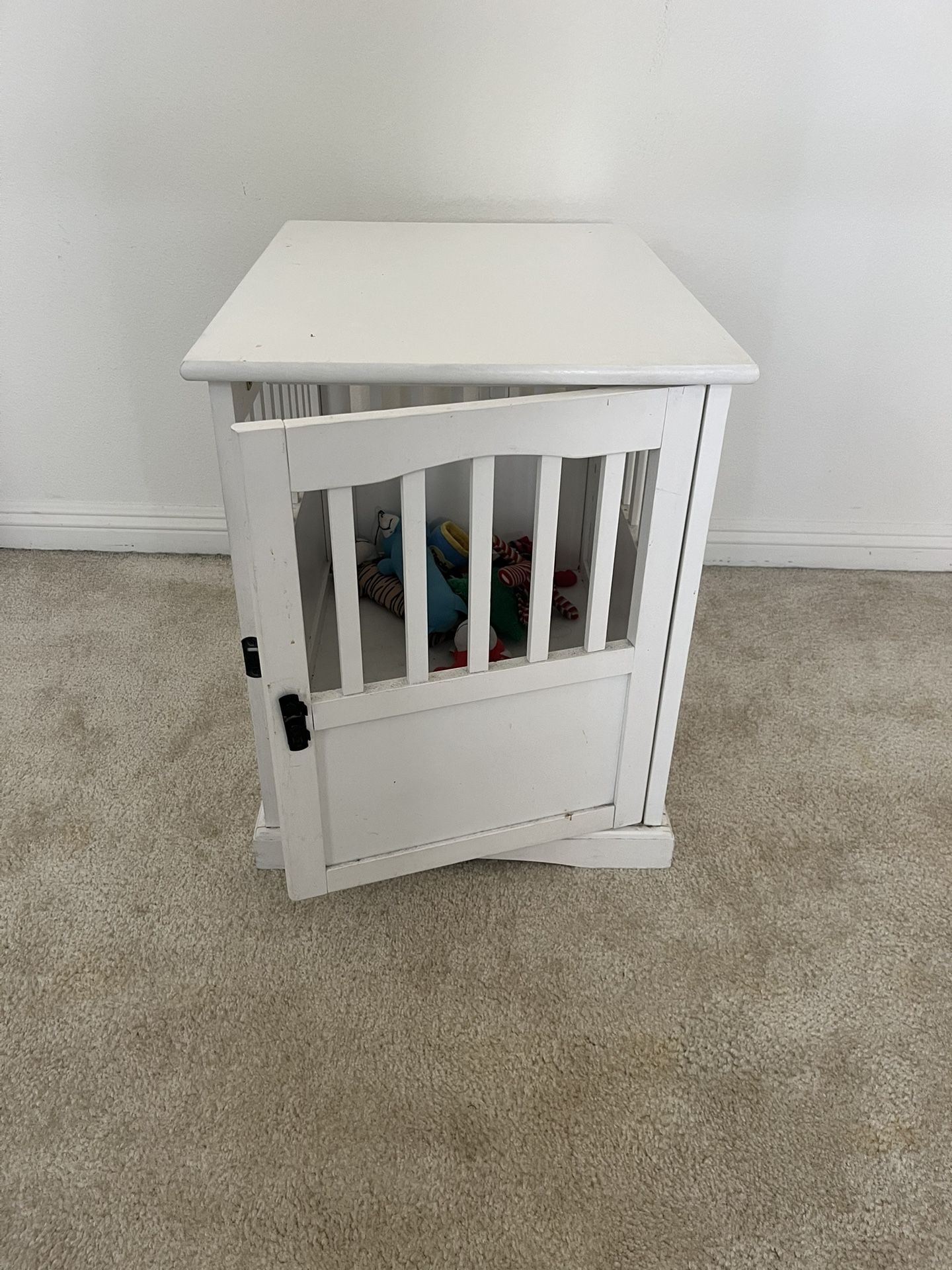 Night Stand / Dog Crate