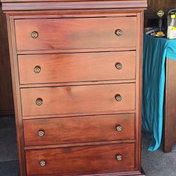 DRESSER 
