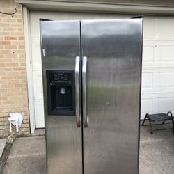 GE Refrigerator 