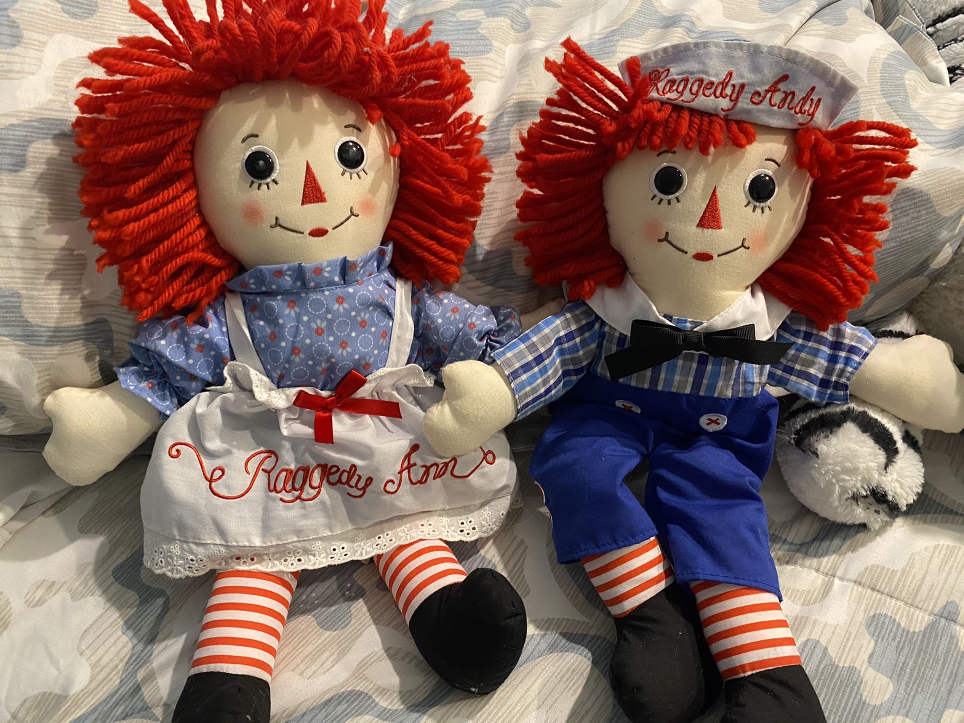 Raggedy Ann and Andy dolls