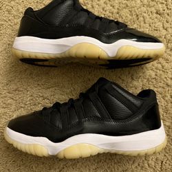 Size 8.5 (Pre owned, no box) - Air Jordan 11 low 72-10